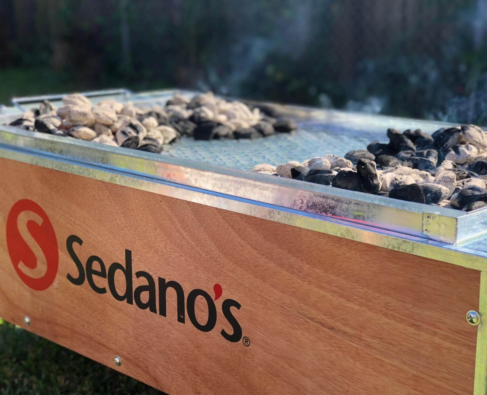 Sedanos.com Sedano's Roasting Box Coals Close
